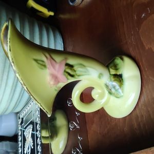 Antique Hull circa 1940s Cornucopia vase